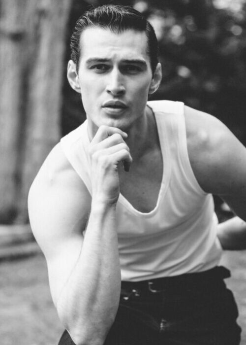 Aron Cavoj